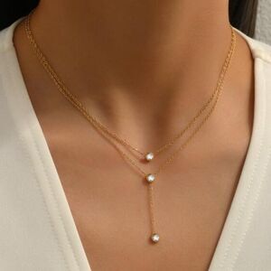 Elegant Gold Necklace with Crystal Accents A1363